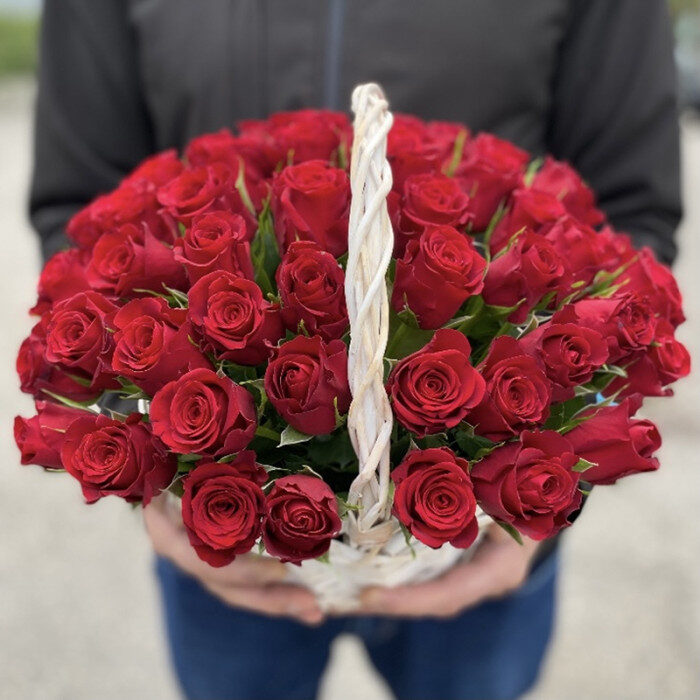 Red Roses Basket "MARSELL"