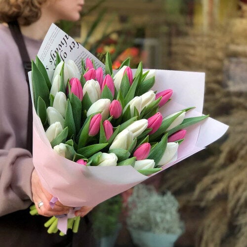 Pink & White Tulip bouquet (15 tulips)