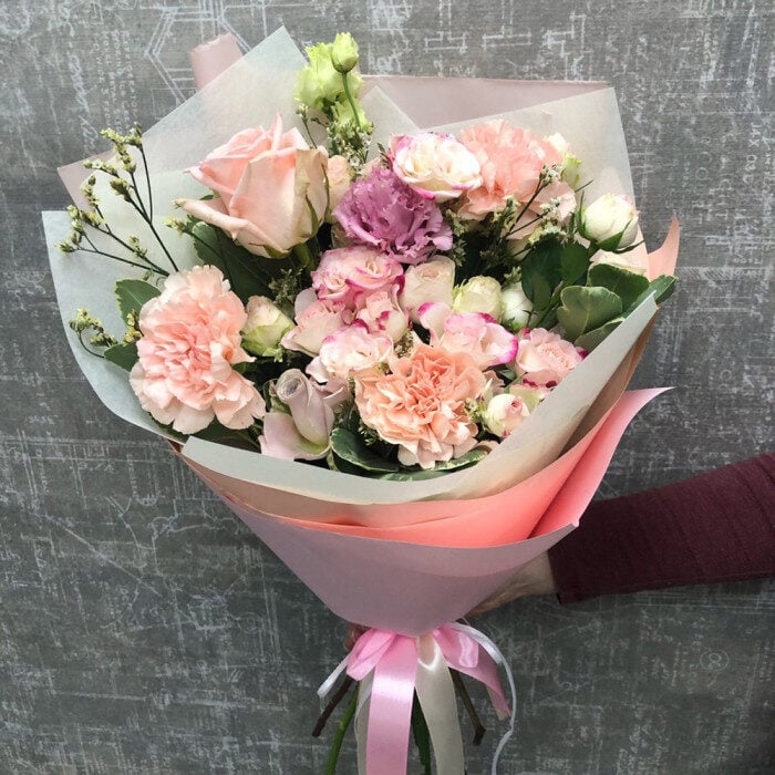 Rose & arnation Bouquet "Marshmallow"