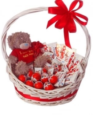 KINDER BASKET