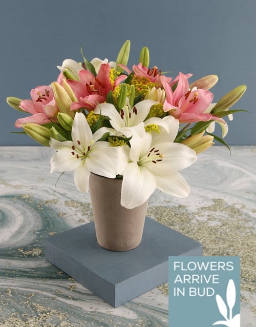 Luxurious And Rustic Lily Arrangement
