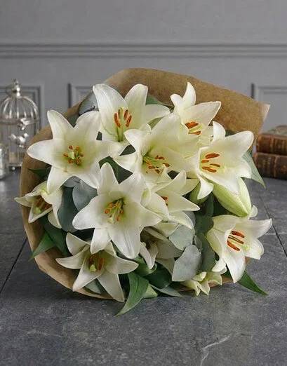 Lovely Lilies (10 Stems)