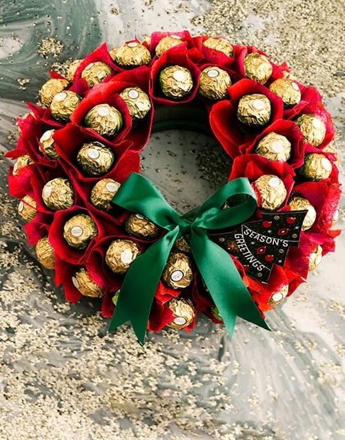 Wondrous Festive Wreath ()