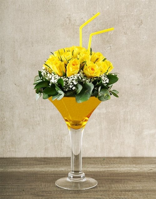 Elegant Yellow Rose Cocktail (10 Roses)