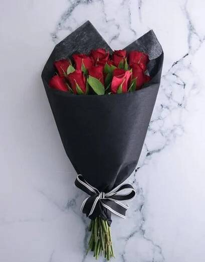Seductive Red Roses (12 Roses)