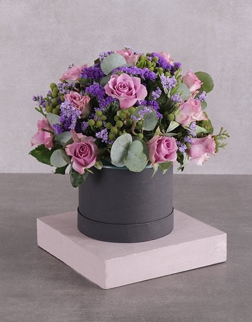 Hatbox Of Lilac Roses (Standard)