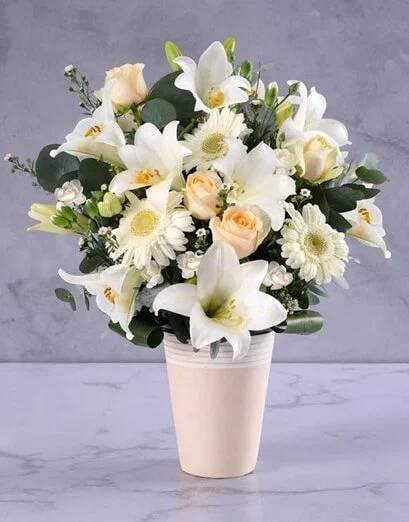 Elegant Cream Flower Arrangement (Standard)