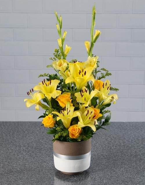 Bright And Lovely Gladiolus Arrangement (Standard)