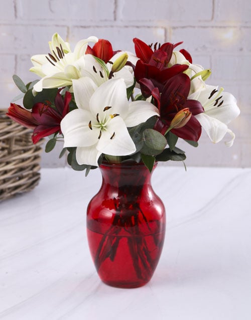 Passion In Lily Form Vase