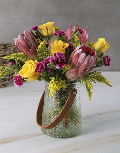 Mixed Proteas Arrangement