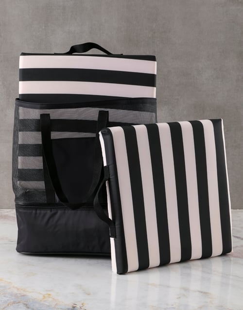 Simple Cooler And Cushion Set