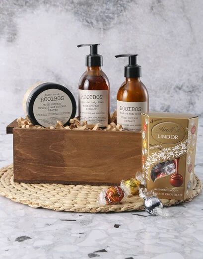 Give them the ultimate pamper session with the rooibos pamper and indulge gift set. This stunning gift will leave them feeling refreshed and cared for. The set includes 1x Rooibos hand and body wash (200ml), 1x Rooibos hand and body cream (200ml),1x Rooib