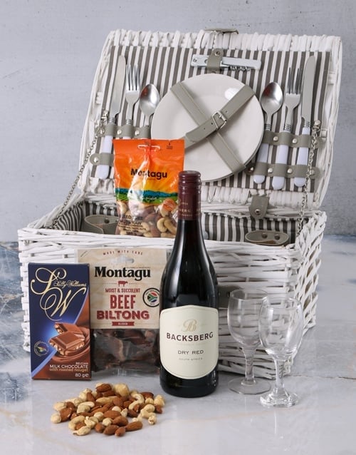 Backsberg & Snacks Picnic Basket (Standard)