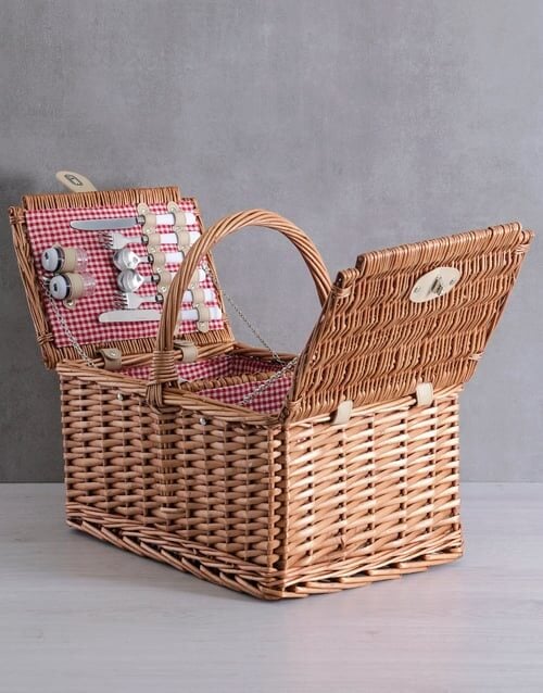 Four Person Red Picnic Basket (Standard)