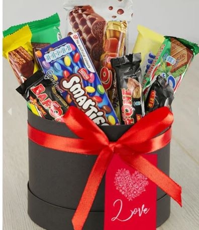 Love And Hearts Nestle Hamper (Standard)