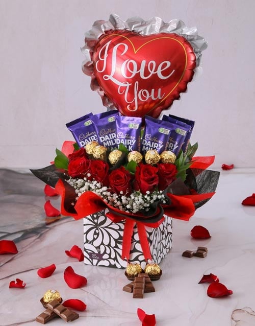 Floating Chocs And Blooms Box