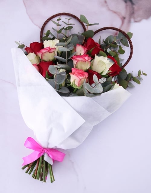Elegant Rose Bouquet With Wicker Heart