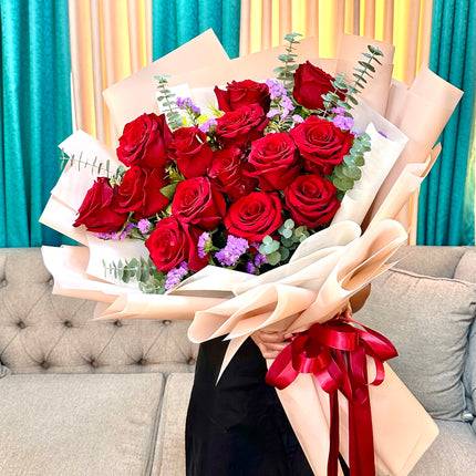 Red Roses (12 stems red Ecuadorian roses)