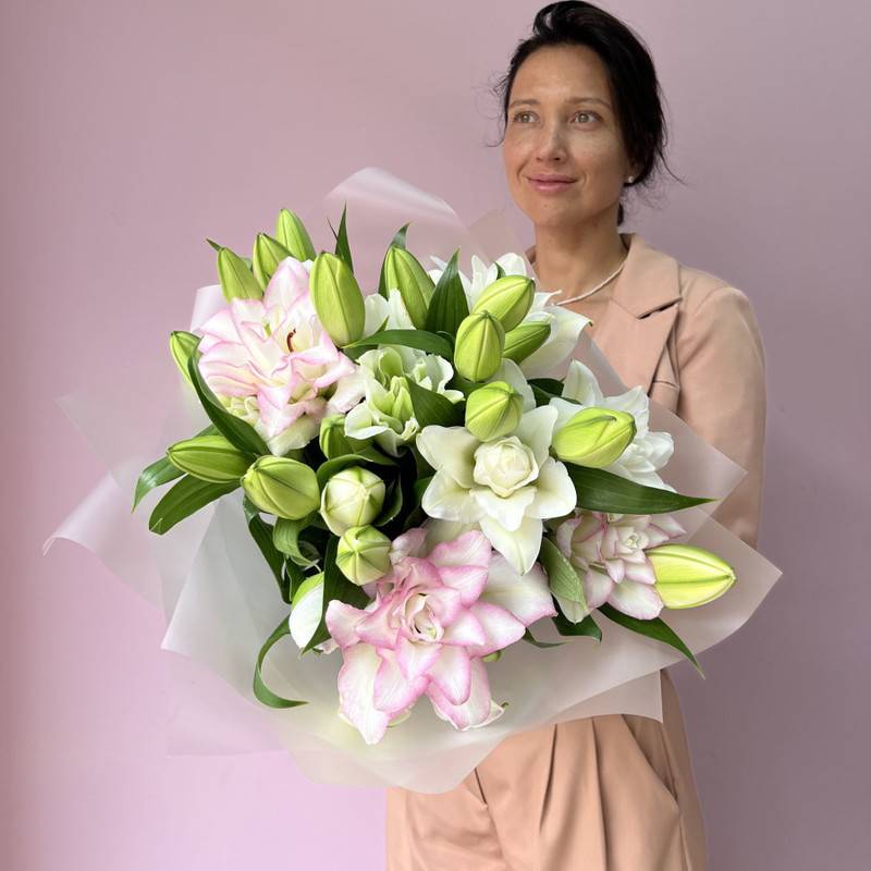 Bouquet,of,peony,lilies