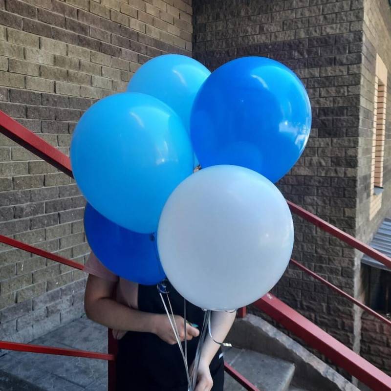 Blue,mix,balls,with,gel