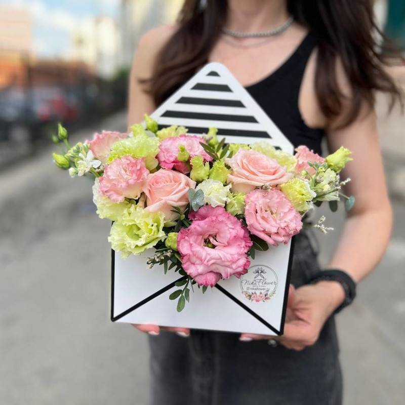 Flowers,in,a,box,Serenade