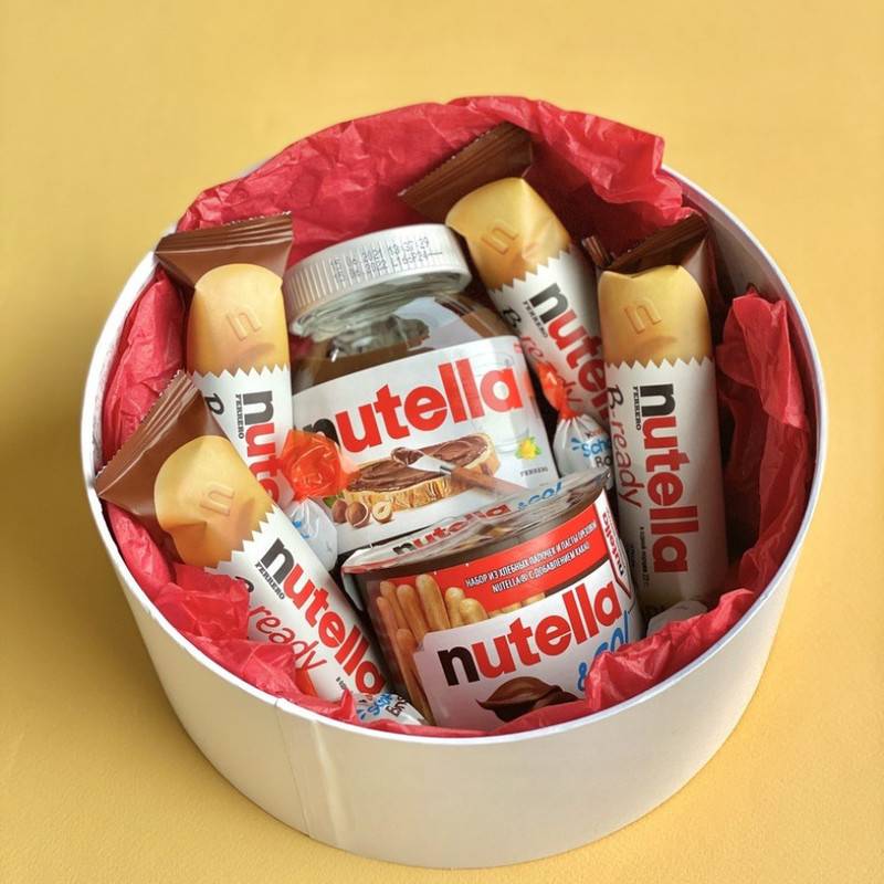 Podarochnij,boks,so,sladostyami,kinder,nutella