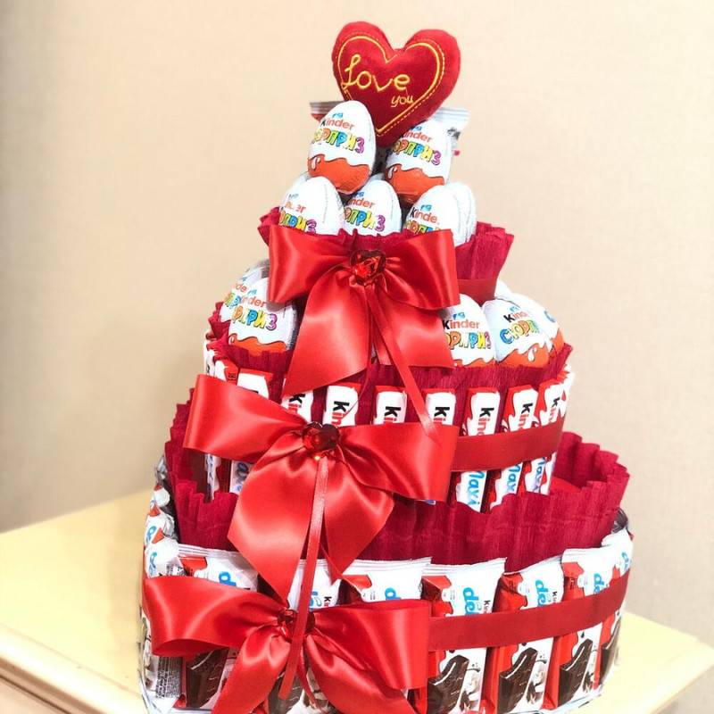Bol_shoj,tort,serdtce,iz,kinder,shokolada