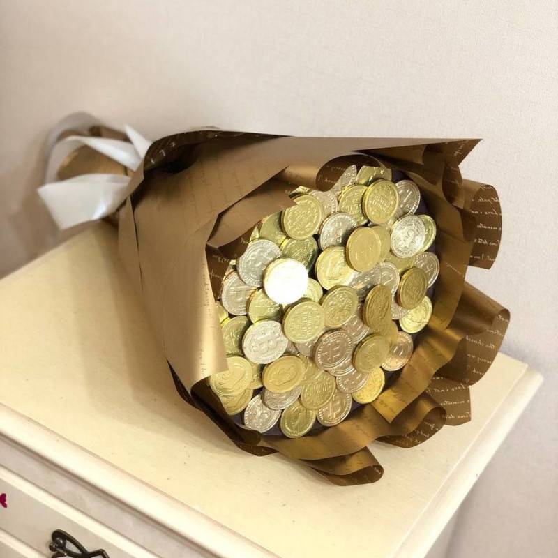 Muzhskoj,buket,iz,monet.,Sladkij,podarok,iz,shokoladnih,deneg