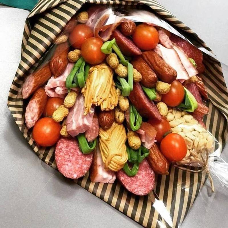 Muzhskoj,buket,iz,produktiv,i,kolbasok