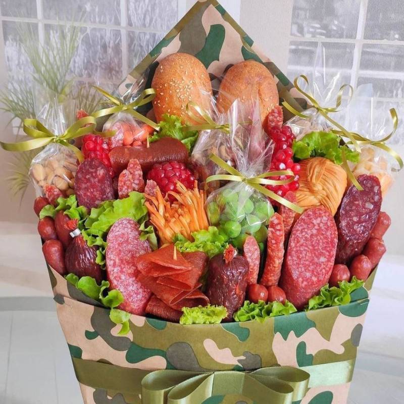 Bouquet,of,snacks,and,sausages