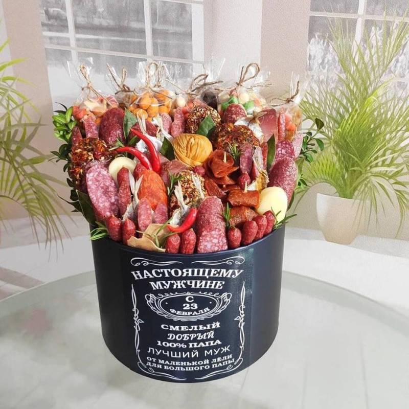 Bouquet,of,sausages,and,salt,delivery,to,muzhchine,on,February,23