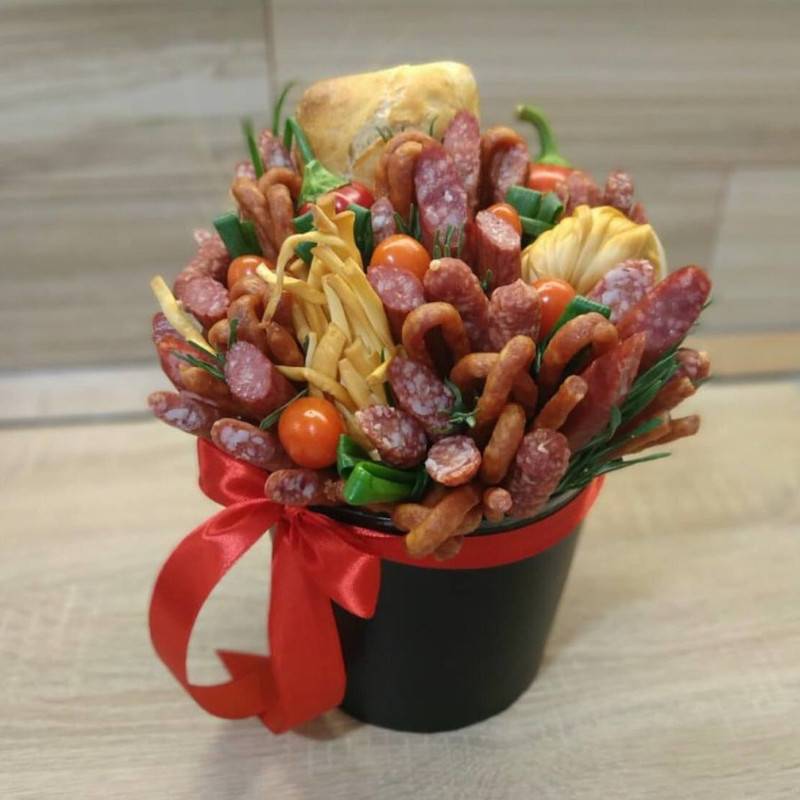 A,bouquet,of,sausages,for,men