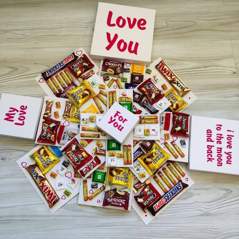 Surprise,box,4,in,1,with,sweets.,Chest,of,drawers