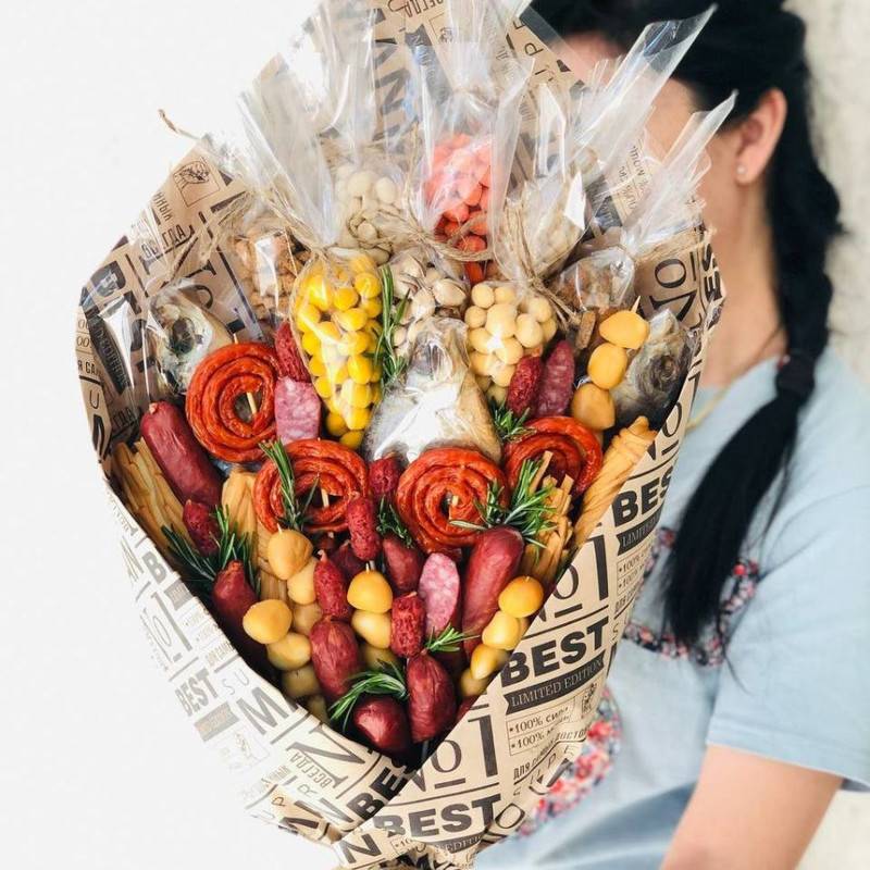 A,bouquet,of,sausages,for,men
