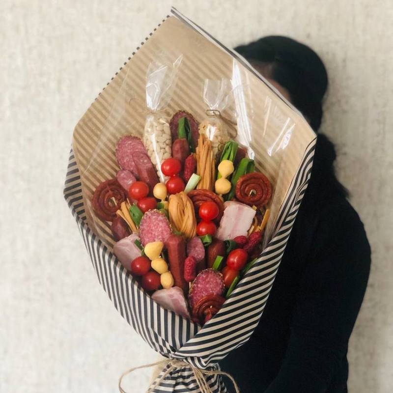 A,bouquet,of,sausages,for,men