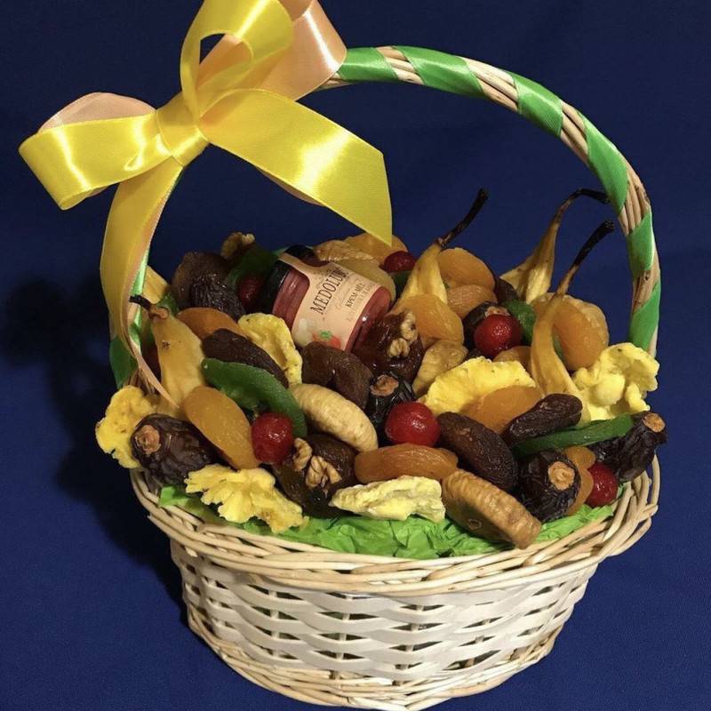 Suhofrukti,v,podarochnoj,korzine