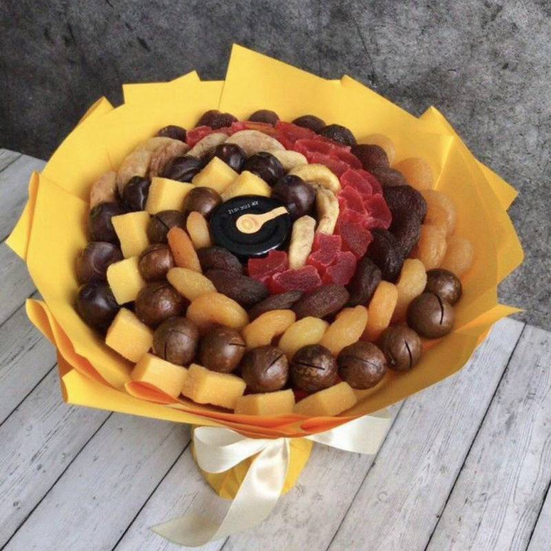 Buket,iz,orehov,i,suhofruktov,s,myodom.,Podarok,na,Ramadan