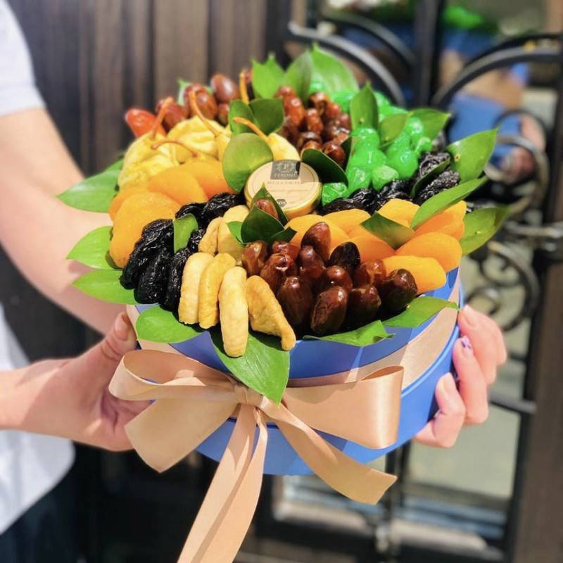 Gift,set,of,dried,fruits