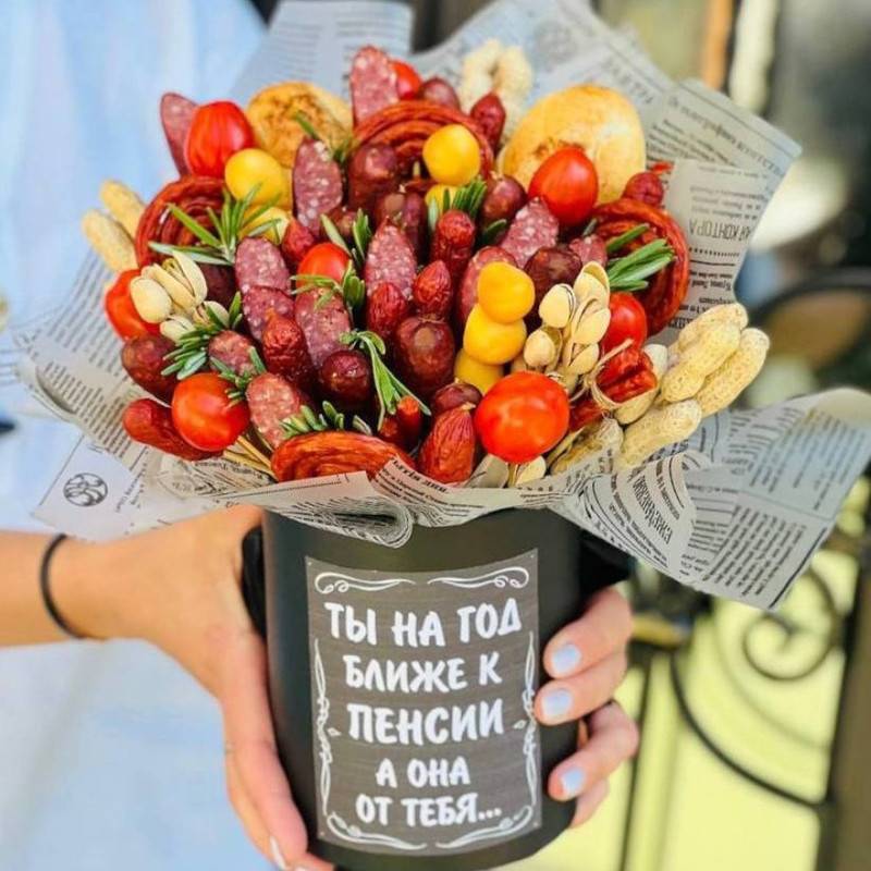 Bouquet,of,products,for,men,with,sausage,and,cheese