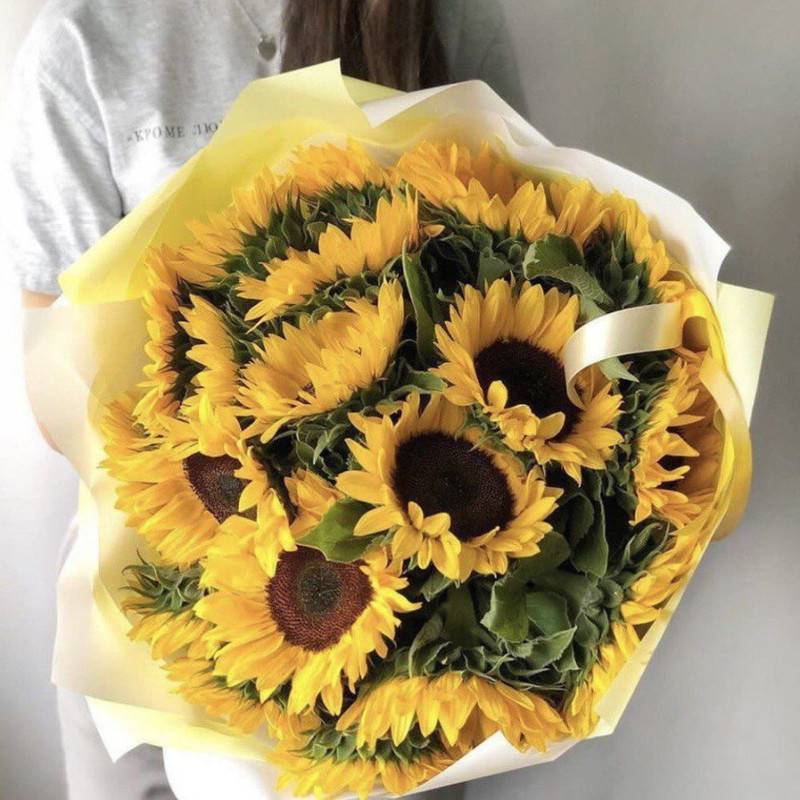 Bouquet,of,17,sunflowers