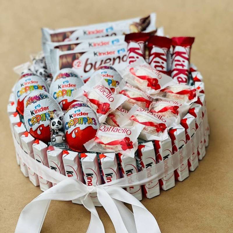Tort,iz,shokoladok,i,konfet,kinder,i,raffaello