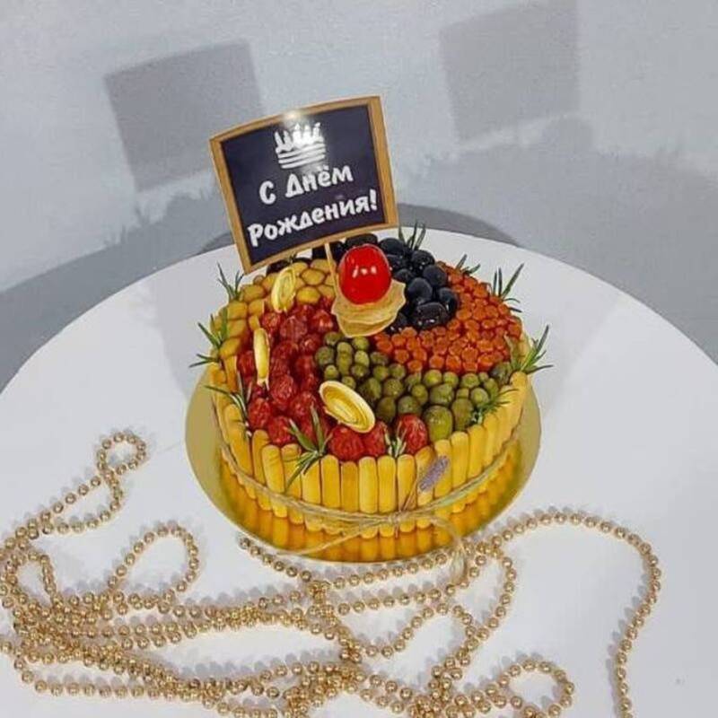 Bento,tort,kolbasnij,iz,zakusok
