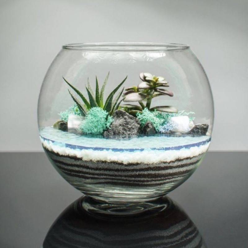 Nastol_nij,florarium,s,vodoyomom