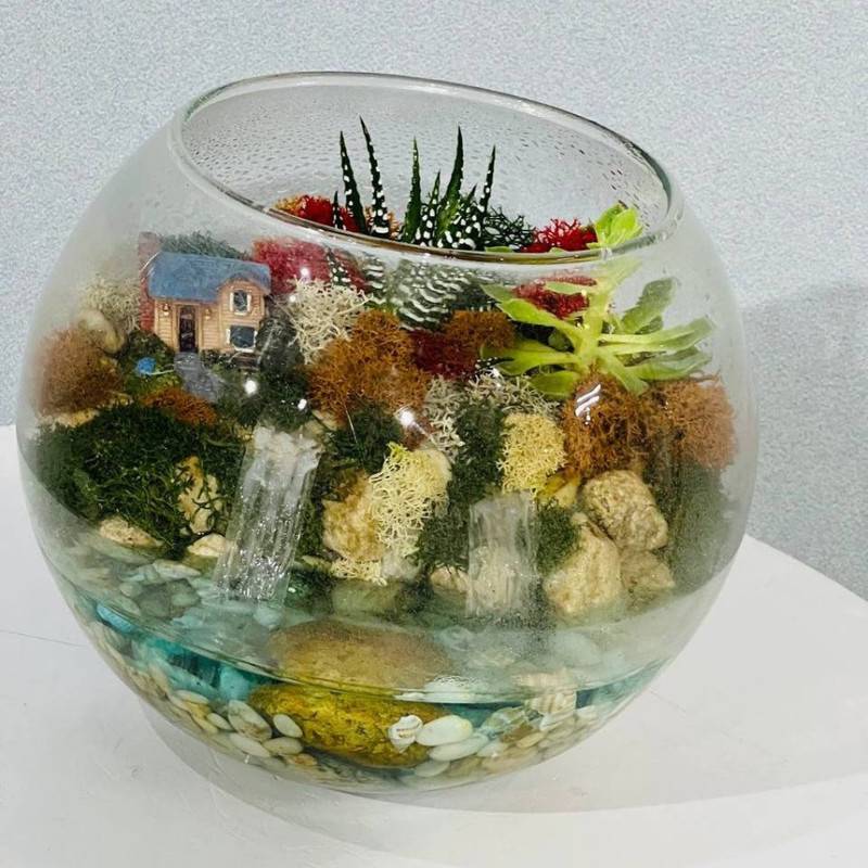 Mini,sad,florarium,s,vodopadom