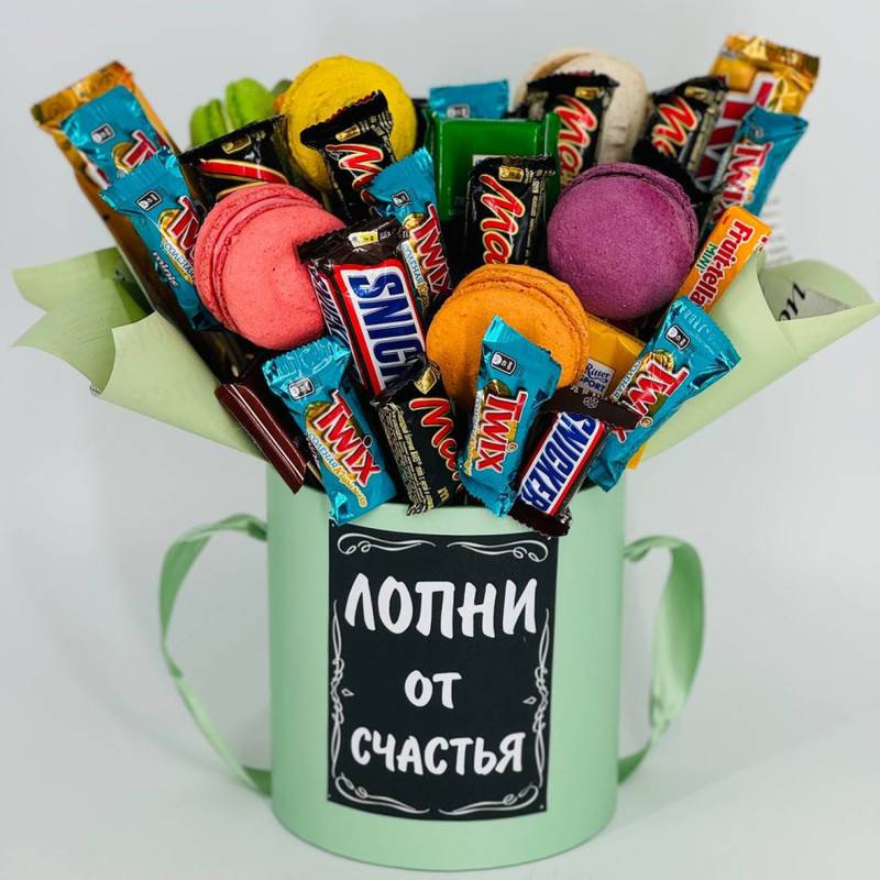 Sladkij,buket,iz,macaroni,i,shokoladok,"Lopni,ot,schast_ya"