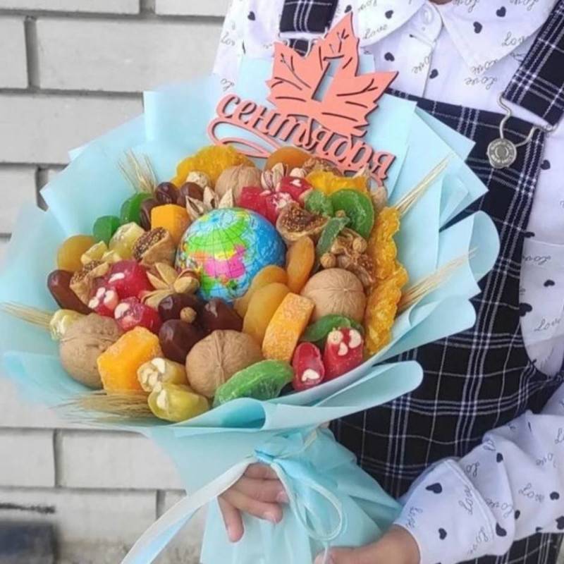 Buket,iz,suhofruktov,i,orehov,uchitelyu,na,1,sepatrya,Den_,znanij