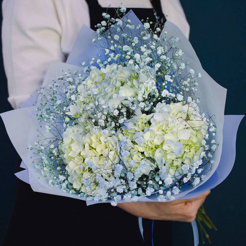 Bouquet,of,blue,hydrangeas