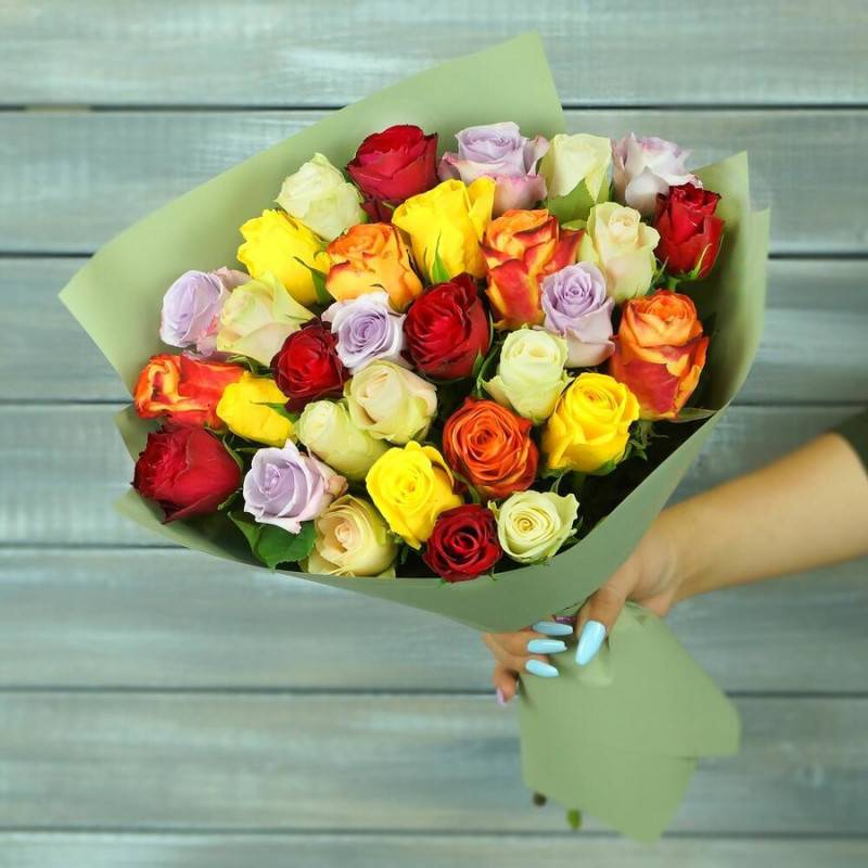 Bouquet,of,31,variegated,roses,of,Kenya,40,cm.