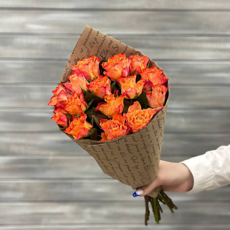 Bouquet,of,15,orange,roses,in,the,power,of,Kenya,40,cm.