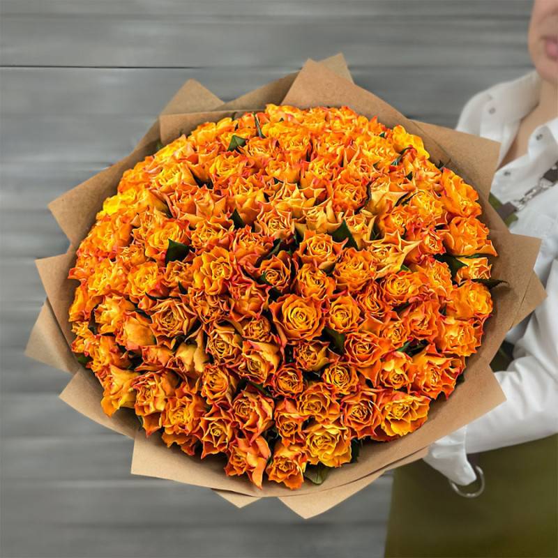 Bouquet,of,101,orange,roses,in,the,power,of,Kenya,40,cm.